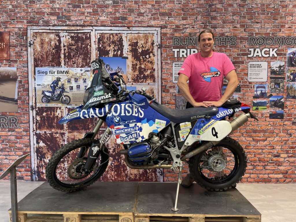 Manuel Schad vor dem DAKAR - Desert Boxer von 2001