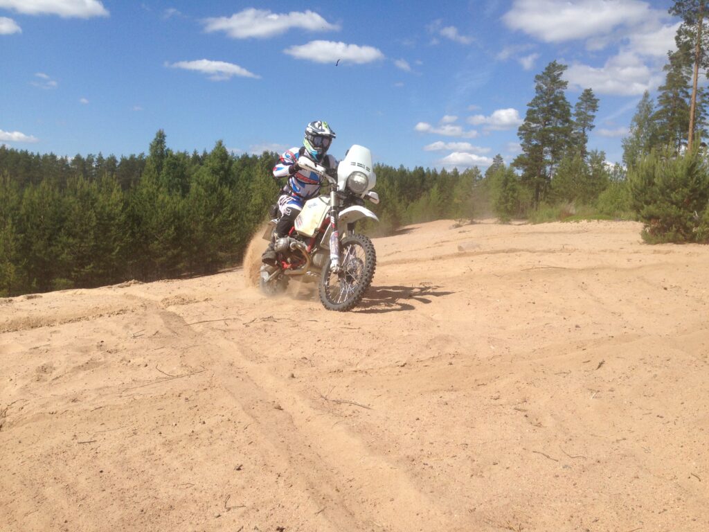 Mit dem BMW Motorrad Boxer im tiefen Sand